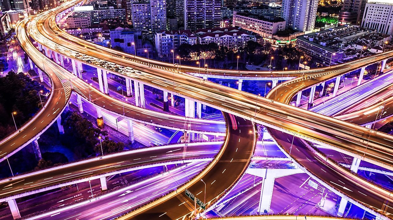 燈火輝煌的城市