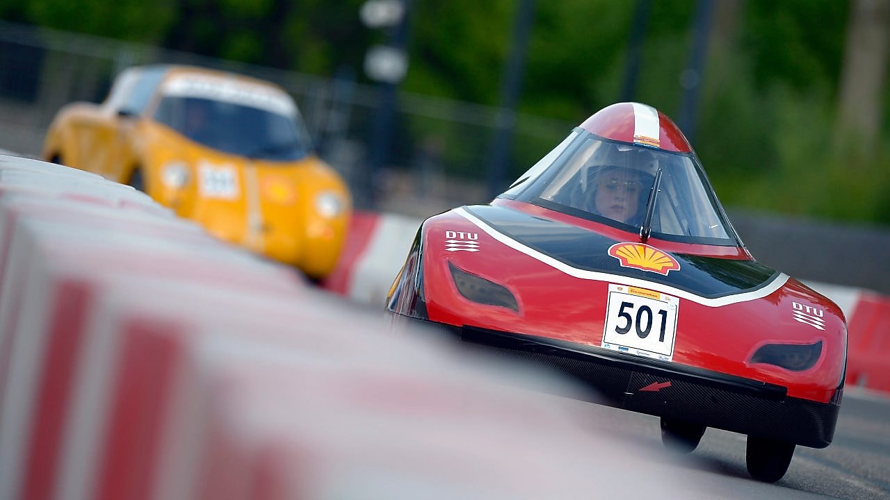 殼牌環保節能賽車中疾駛的車輛